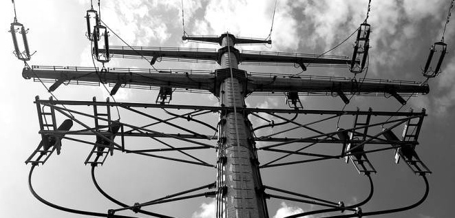 Столб с проводами